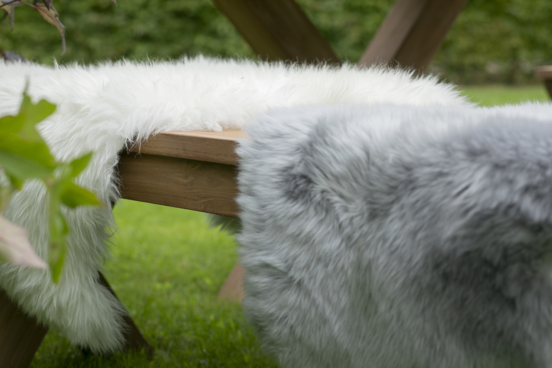 66167_17000_17001_woodie_set_1_teakholz_lammfell_60x90cm_ivory_grey-27